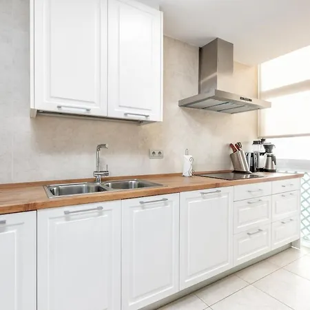 Appartamento 3 Bedroom Duplex With Pool In Puerto Banus Marbella