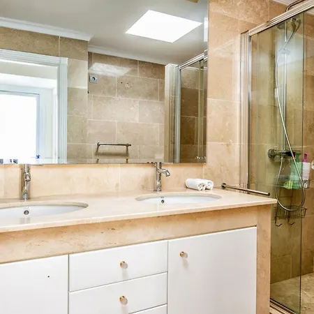 Appartamento 3 Bedroom Duplex With Pool In Puerto Banus *